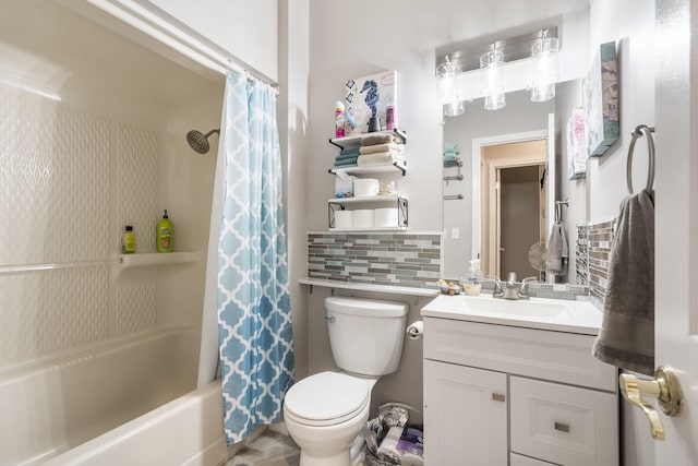 full bath featuring backsplash, shower / tub combo with curtain, vanity, and toilet