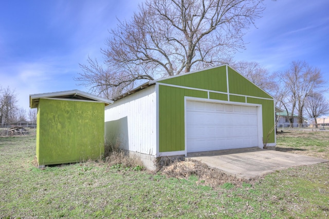 view of detached garage