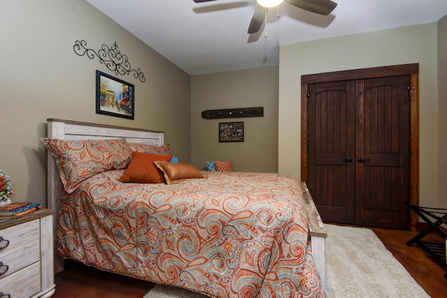 bedroom featuring a ceiling fan