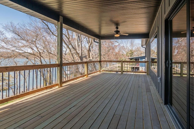 deck with ceiling fan