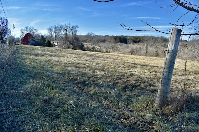 view of yard featuring a rural view