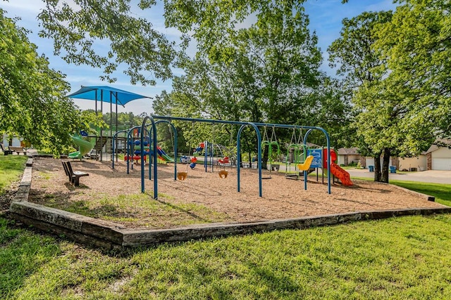 175 Mesquite Dr, Branson, MO 65616 - community jungle gym featuring a lawn