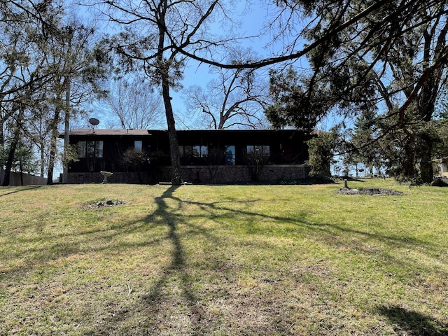 exterior space featuring a yard