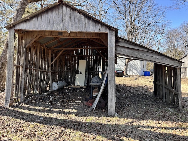 view of outdoor structure featuring an outdoor structure