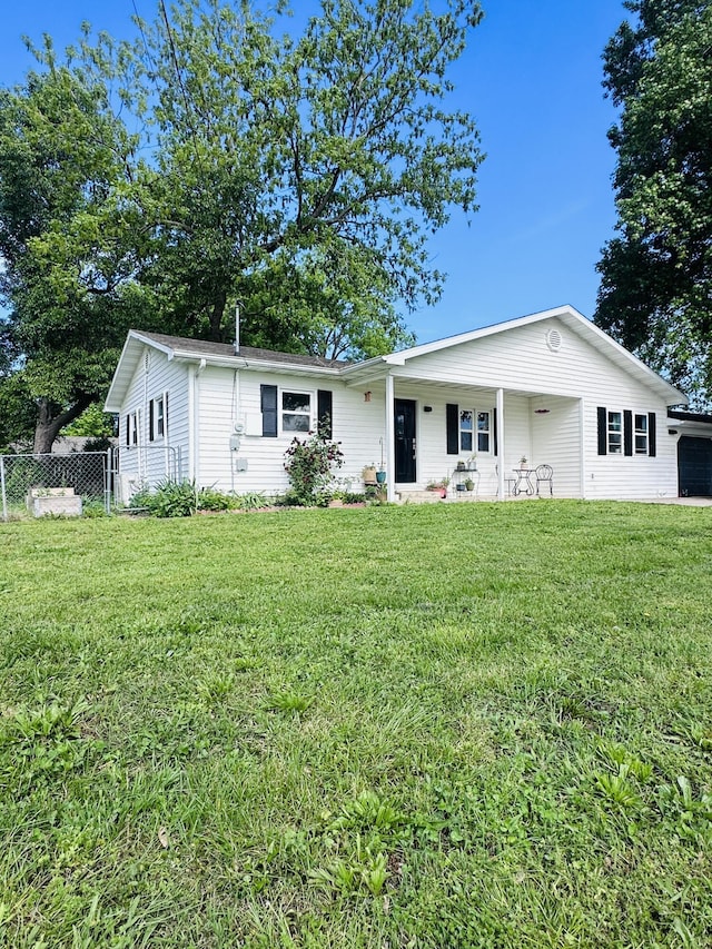 211 N Rechow, Bolivar, MO 65613 - single story home with a carport