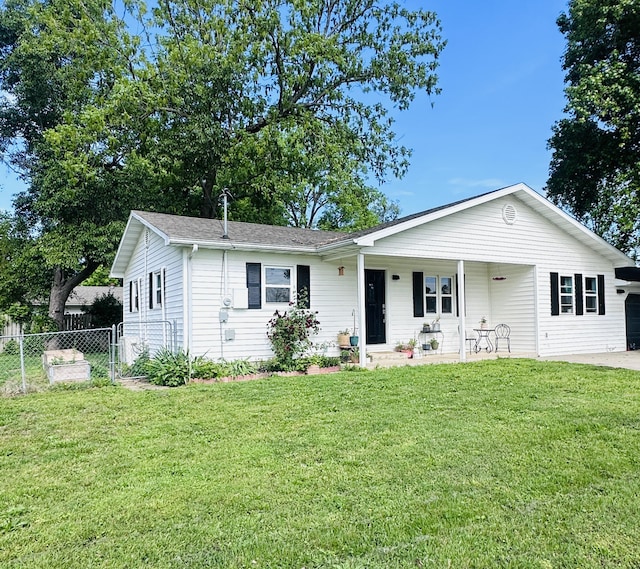 211 N Rechow, Bolivar, MO 65613 - ranch-style home featuring covered porch, an attached carport, and concrete driveway