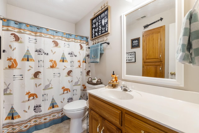 full bath with visible vents, toilet, vanity, and a shower with curtain