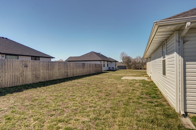 view of yard featuring fence