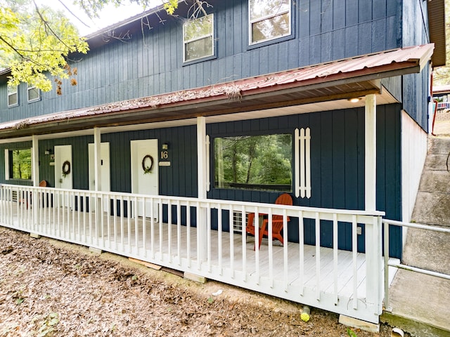 view of front of house with covered porch