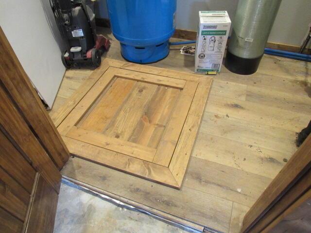 interior details with wood finished floors