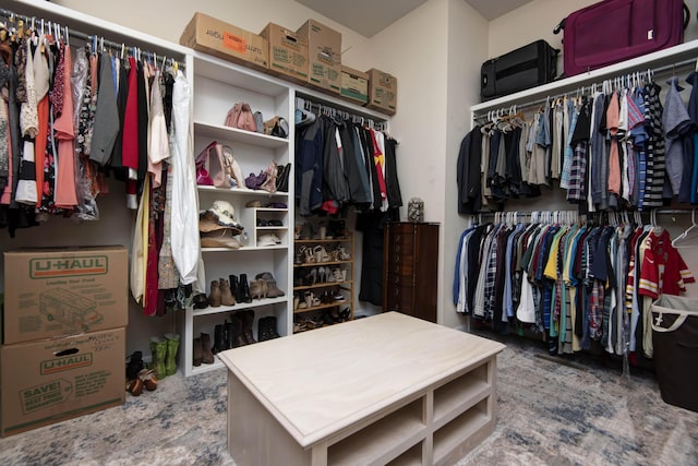 view of spacious closet