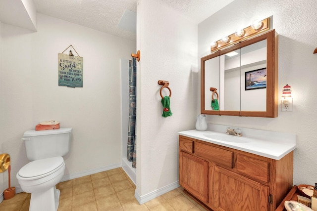 full bath featuring toilet, a textured ceiling, a shower with shower curtain, baseboards, and vanity