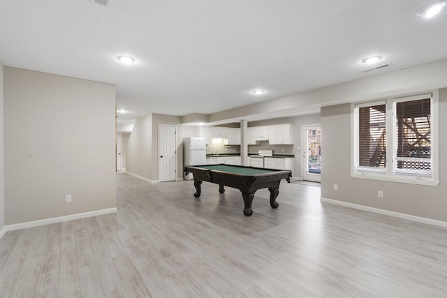 recreation room with light wood-type flooring, visible vents, recessed lighting, pool table, and baseboards