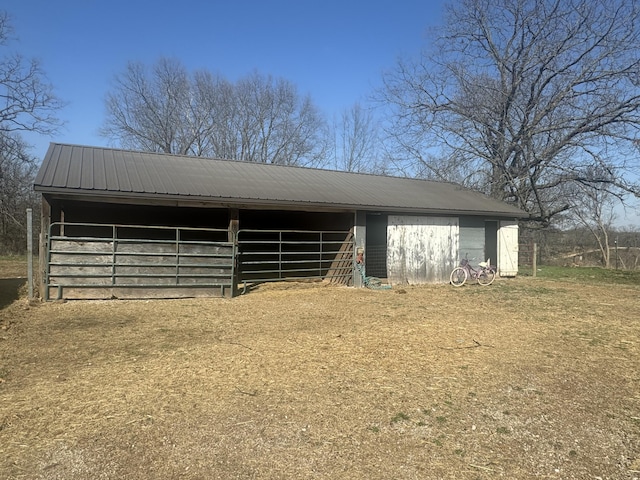 view of outdoor structure with an exterior structure and an outdoor structure