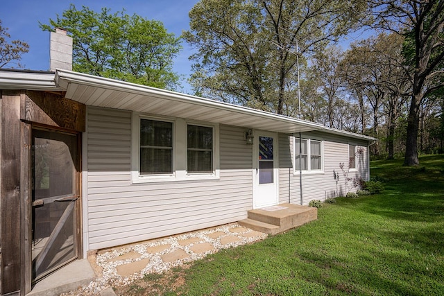 2457 County Road 1770, West Plains, MO 65775 - view of front facade with a front lawn