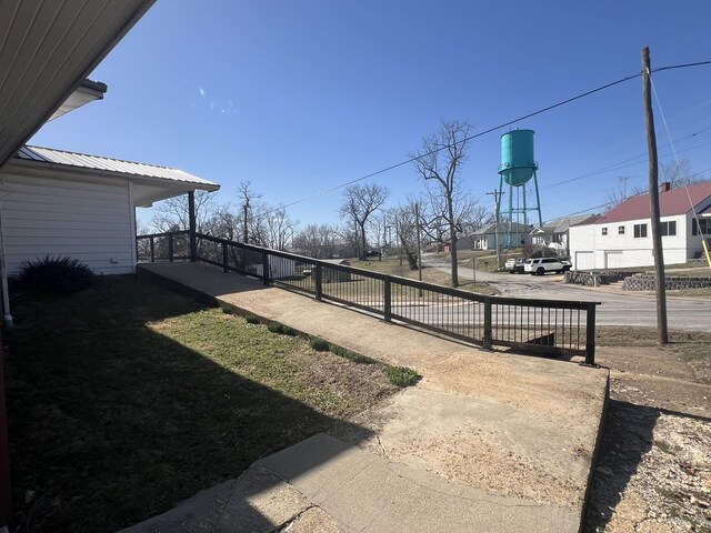 610 N Center St, Willow Springs, MO 65793 - view of yard
