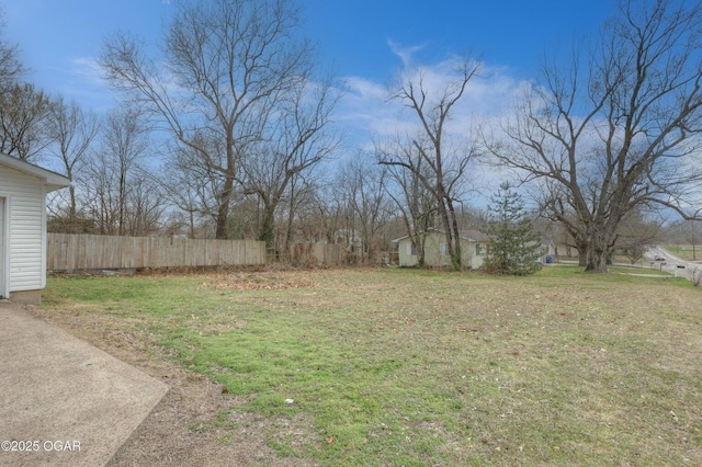 view of yard featuring fence