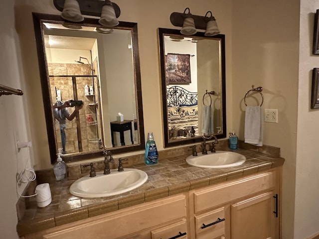 215 Oakridge Rd, Branson, MO 65616 - bathroom with double vanity