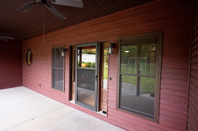 1618/1620 Tt, Bolivar, MO 65613 - entrance to property with a ceiling fan