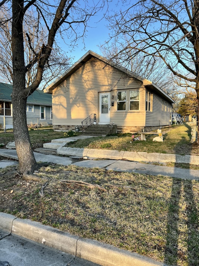 317 Mc Connell Ave, Joplin, MO 64801 - bungalow-style home with crawl space