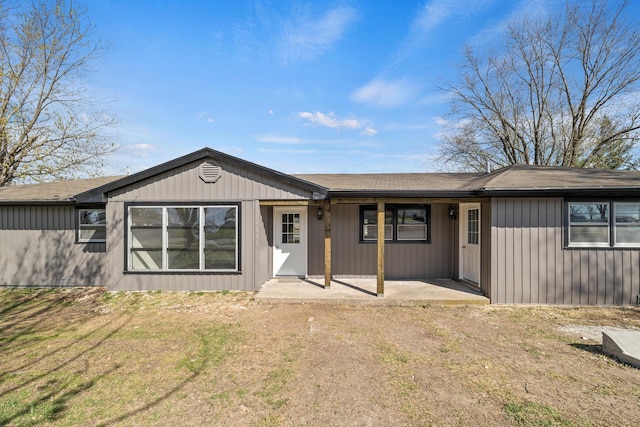 200 N Madison Ave, Mansfield, MO 65704 - view of front of house with a front lawn and a patio area