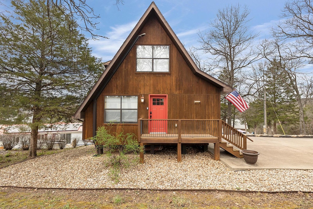 376 Magnolia Ln, Branson, MO 65616 - view of front facade featuring a wooden deck