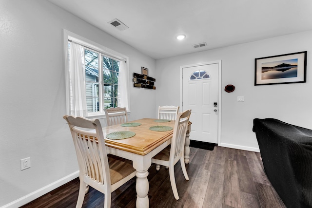504 Brown St, Branson, MO 65616 - dining area with dark wood-style floors, baseboards, and recessed lighting