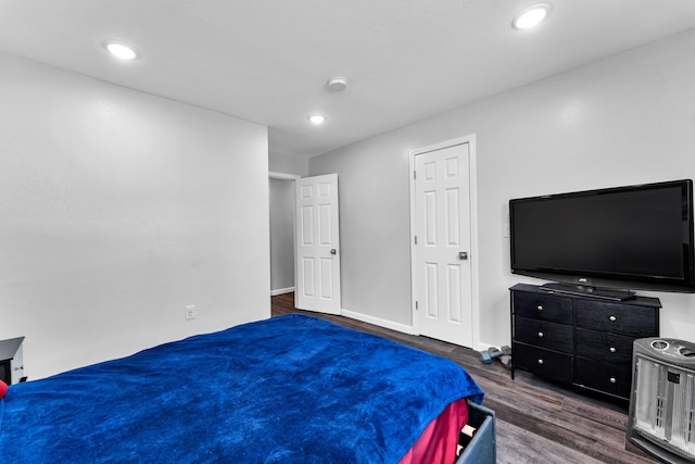 504 Brown St, Branson, MO 65616 - bedroom featuring wood finished floors, recessed lighting, and baseboards