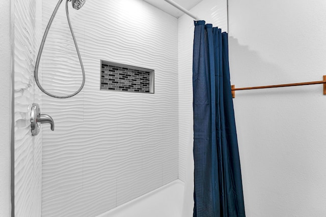 504 Brown St, Branson, MO 65616 - bathroom with a shower with curtain