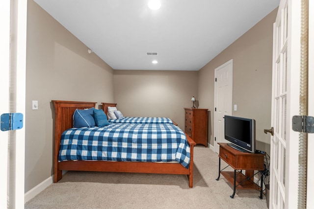 bedroom featuring baseboards, visible vents, carpet floors, and recessed lighting