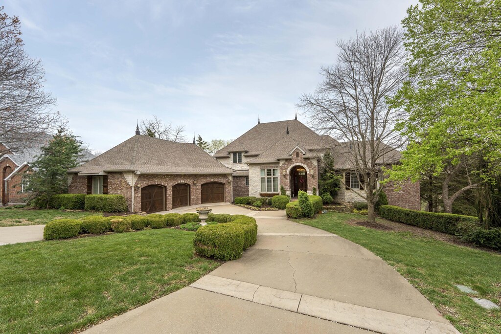 4788 S Sydney Ave, Springfield, MO 65810 - photo 1