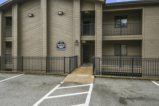 164 Dogwood Park Trl Bldg 1204, Branson, MO 65616 - view of building exterior with uncovered parking
