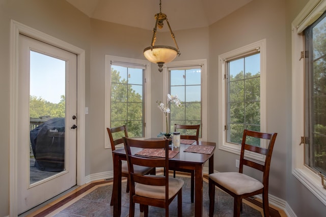 1321 E River Oak Dr, Springfield, MO 65803 - dining space with baseboards