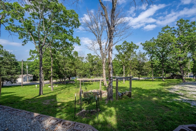 645 Buck Run Dr, Branson West, MO 65737 - view of grassy yard
