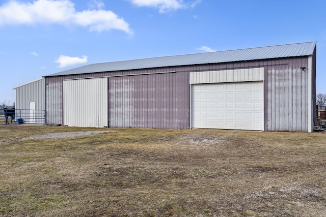 view of detached garage