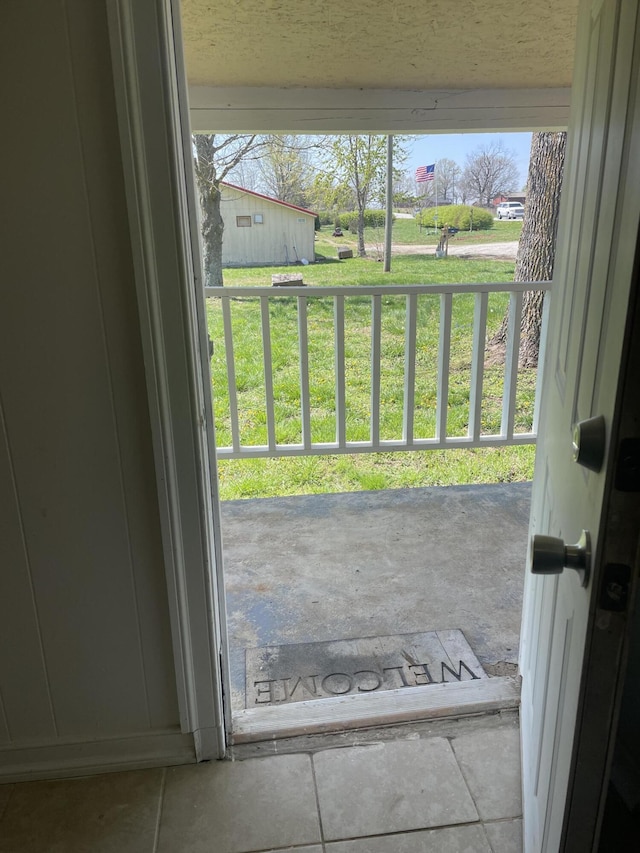 entryway featuring plenty of natural light