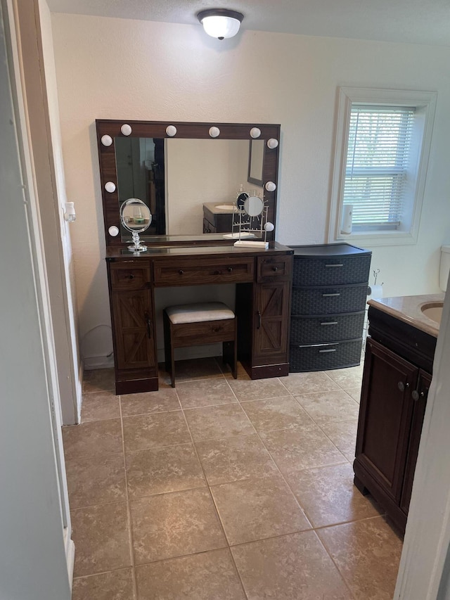 office area featuring light tile patterned flooring