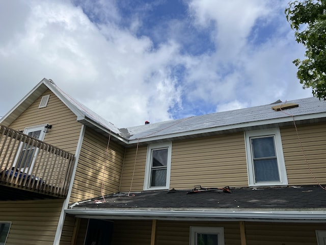 219 E State St, Mountain Grove, MO 65711 - view of property exterior featuring a balcony
