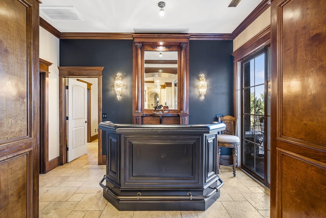 details featuring visible vents, baseboards, and ornamental molding