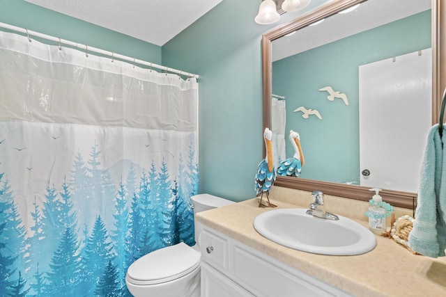 715 Woodlawn St, Marshfield, MO 65706 - full bath with toilet, vanity, and a shower with curtain