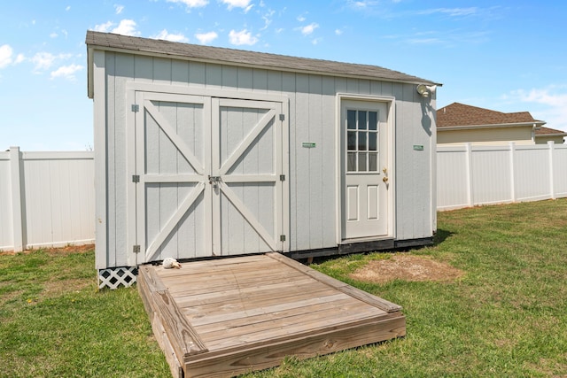 715 Woodlawn St, Marshfield, MO 65706 - view of shed featuring fence