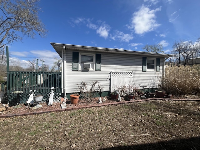 1131 Polk St, Warsaw, MO 65355 - view of front of house featuring cooling unit