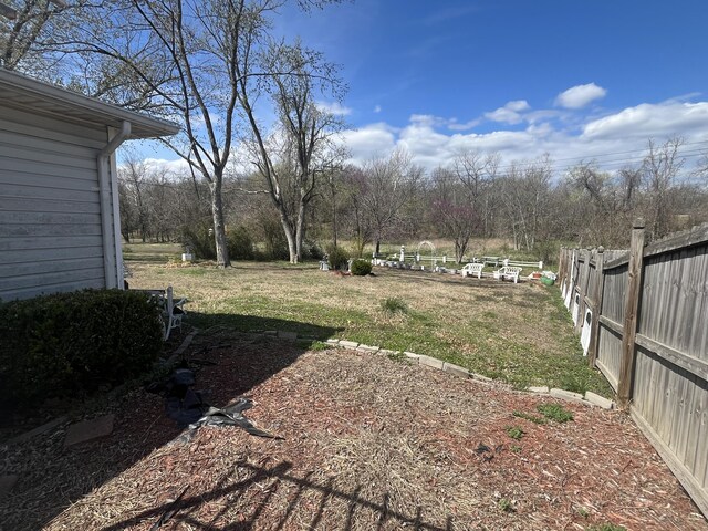 1131 Polk St, Warsaw, MO 65355 - view of yard featuring fence
