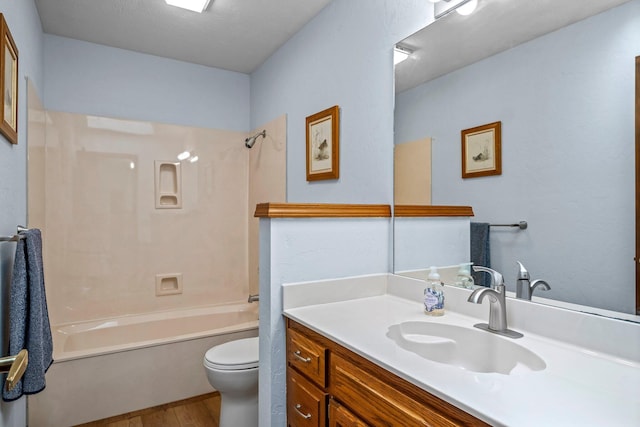 3131 E Southern Hills Blvd, Springfield, MO 65804 - full bath featuring washtub / shower combination, vanity, toilet, and wood finished floors