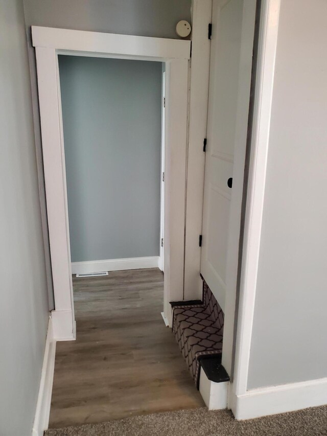 2111 N Grant Ave, Springfield, MO 65803 - hallway with visible vents