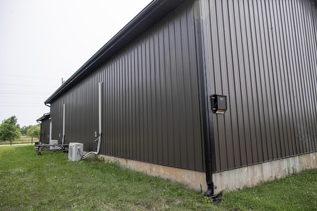 203 E Steel St, Seymour, MO 65746 - view of property exterior featuring an outdoor structure and a pole building