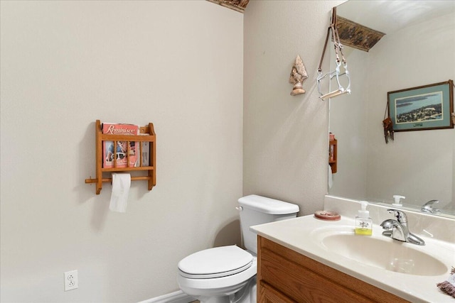 500 Navajo Trl, Kimberling City, MO 65686 - half bathroom featuring toilet and vanity