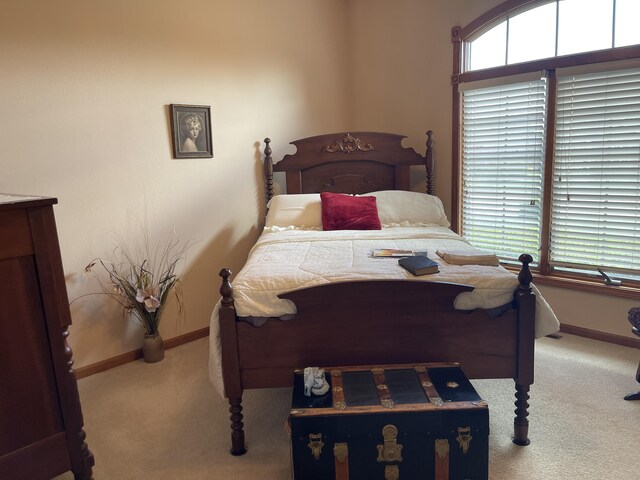 1605 S Meadow Ln, Bolivar, MO 65613 - bedroom featuring baseboards and carpet
