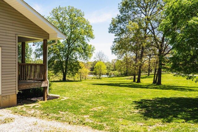 view of yard featuring a water view
