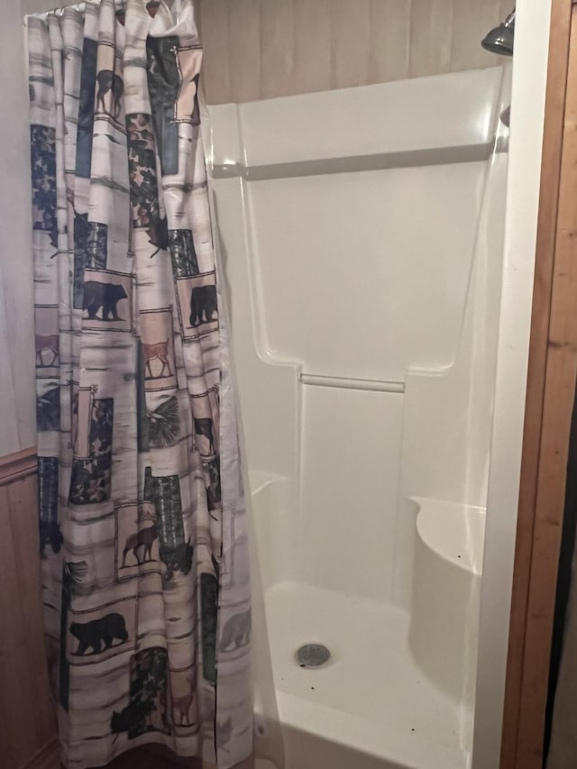 0 S 162nd Rd, Bolivar, MO 65613 - full bathroom featuring a shower with curtain